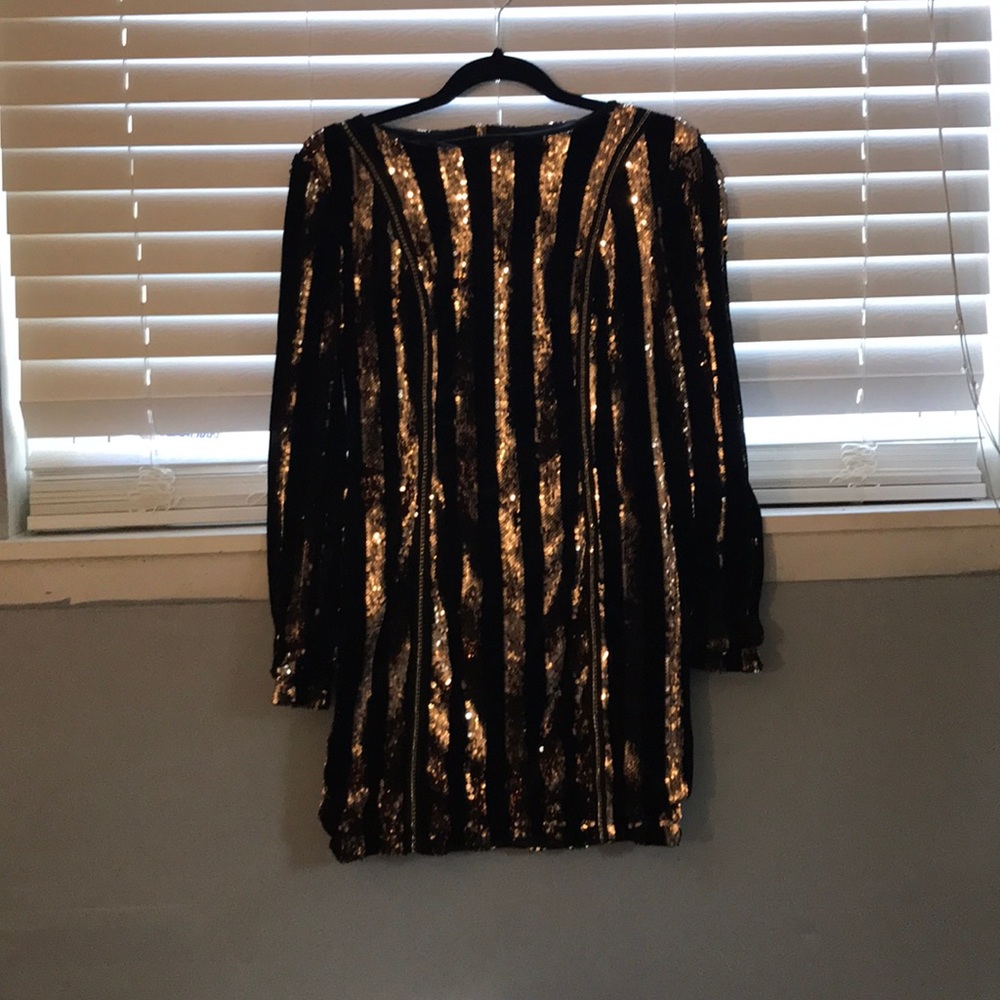 Short long sleeve suede and sequins dress
